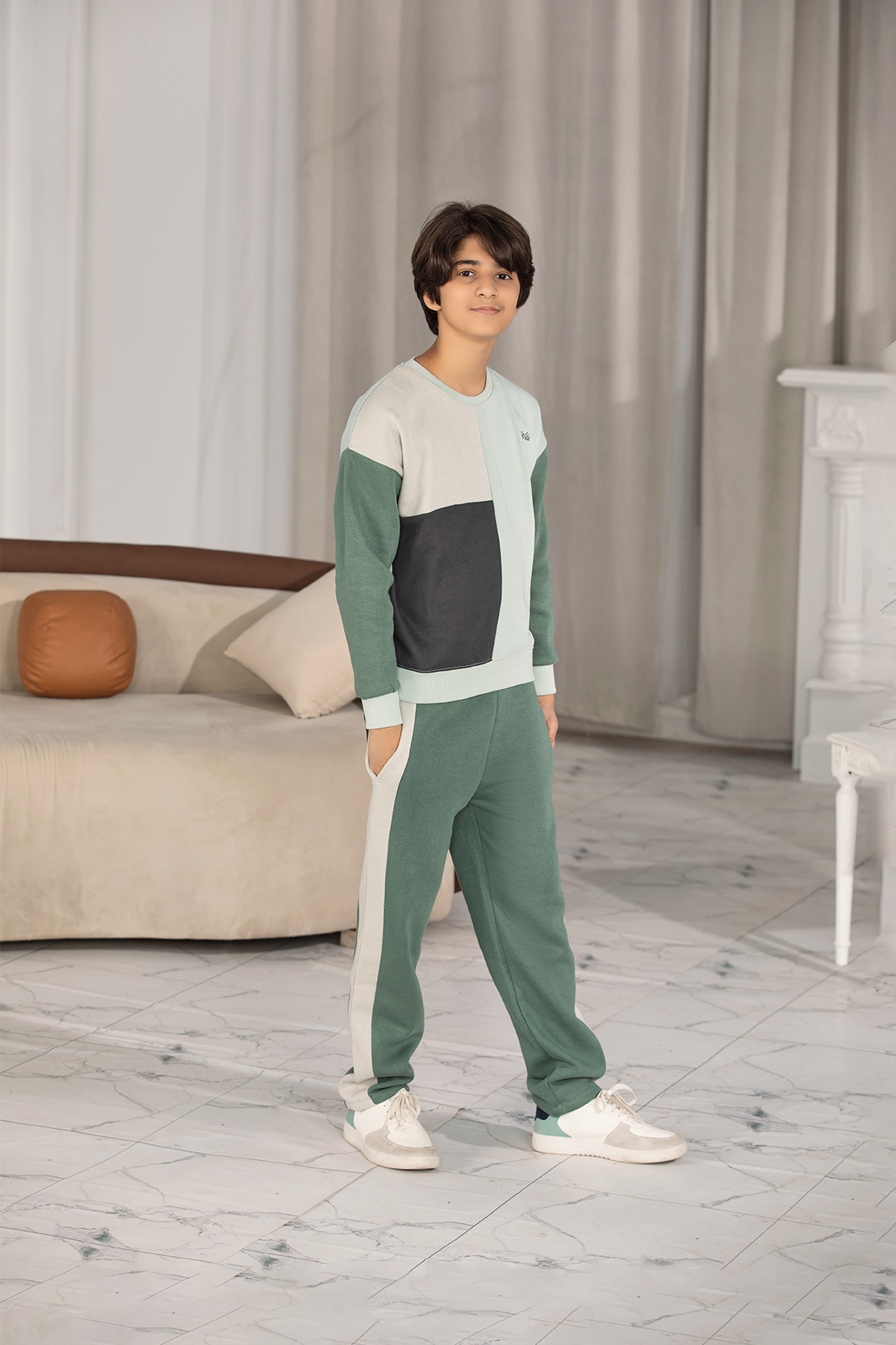 BOY COORD SET SWEAT SHIRT