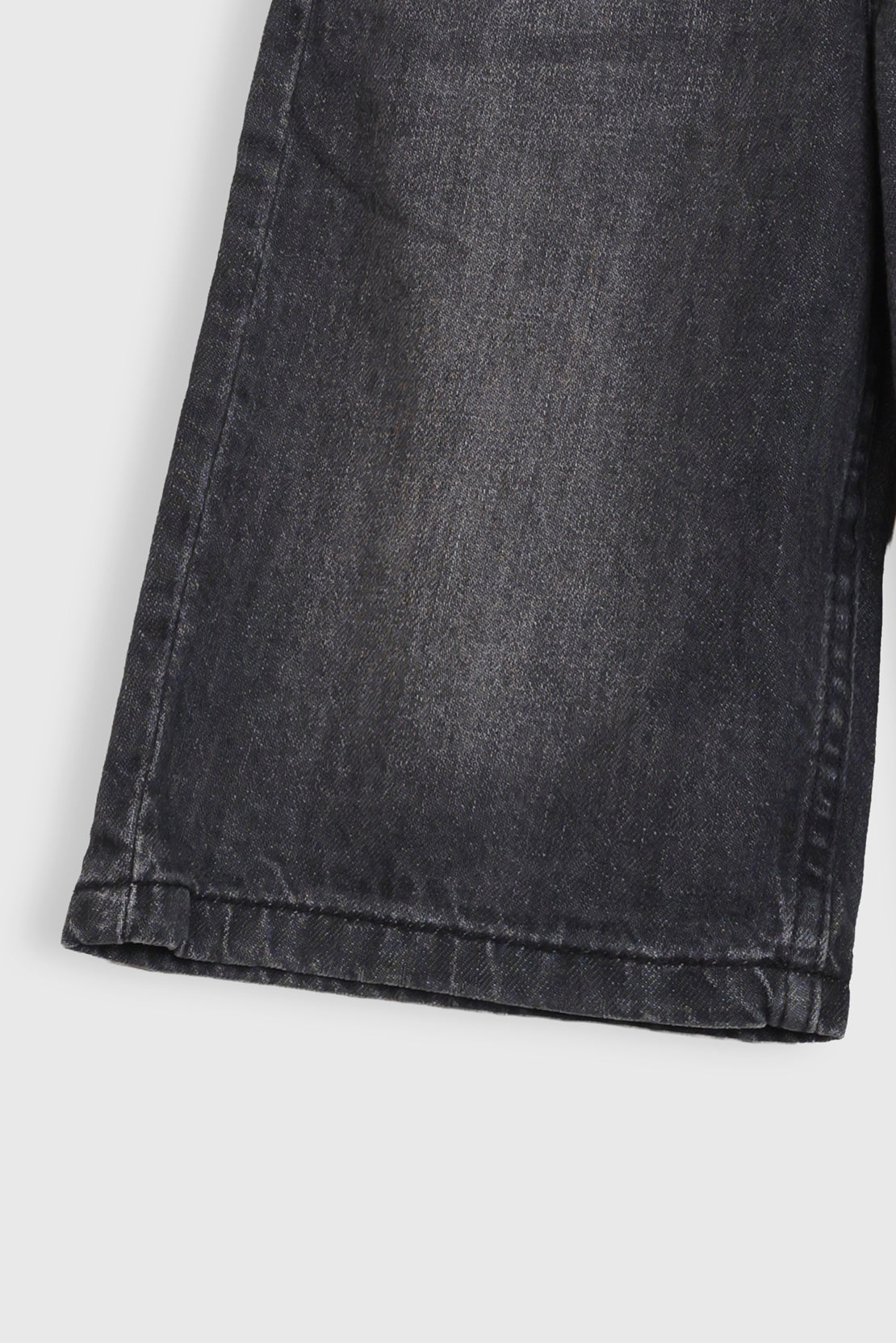 BOY SHORT