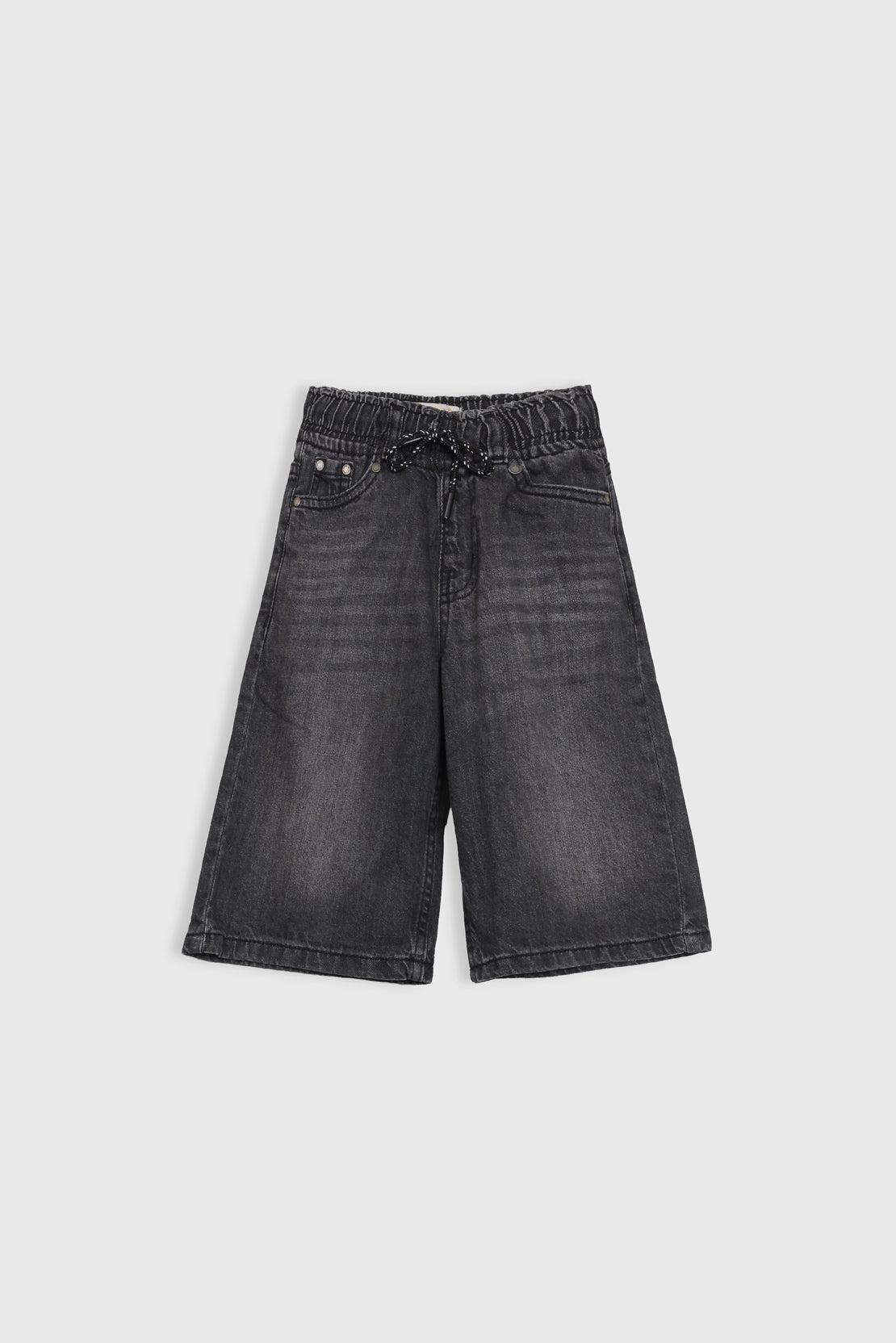 BOY SHORT