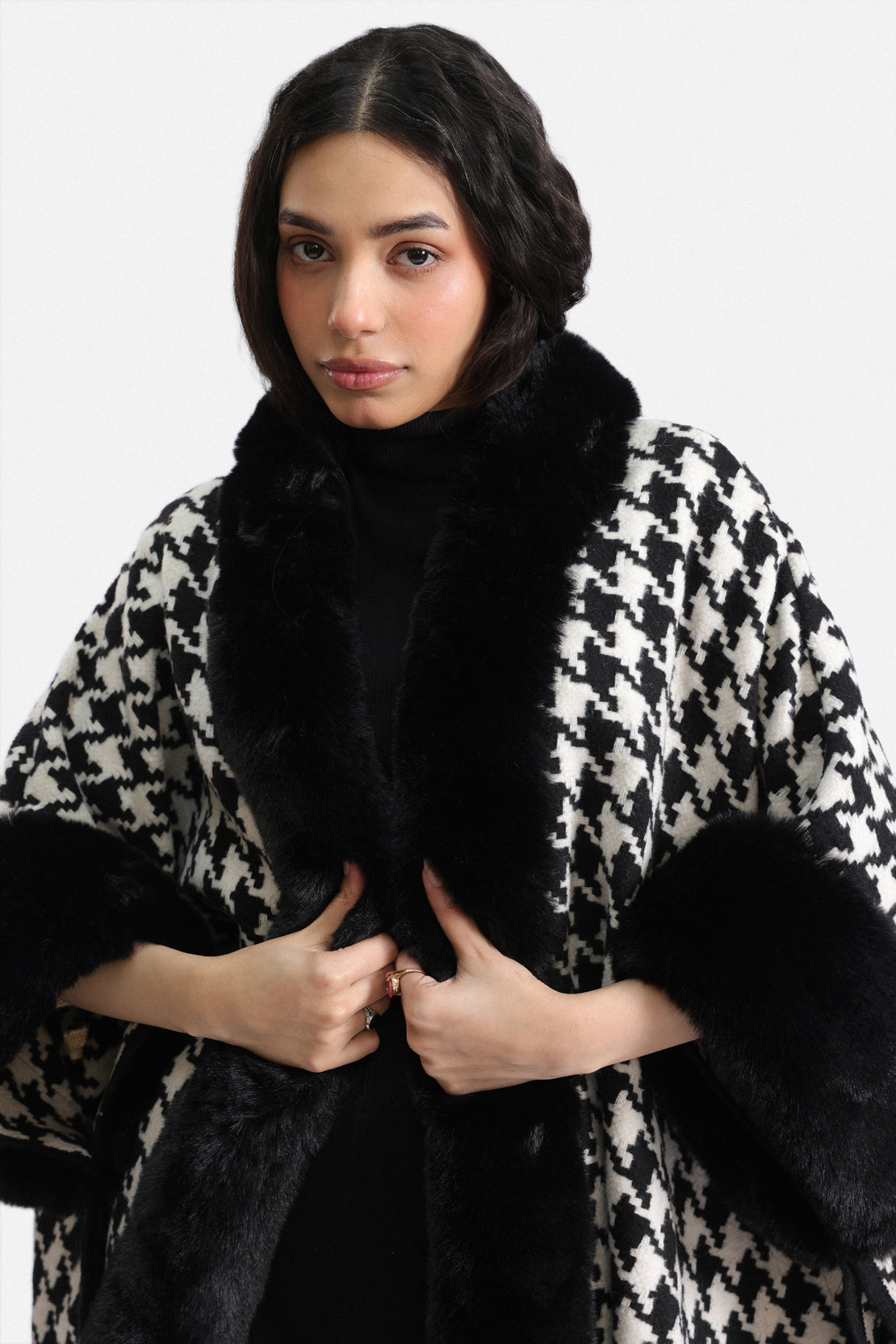 Houndstooth Cape Shawl