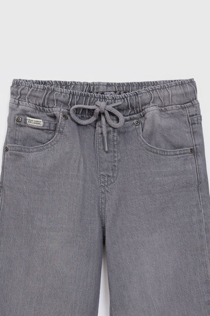 Straight-Fit Jeans