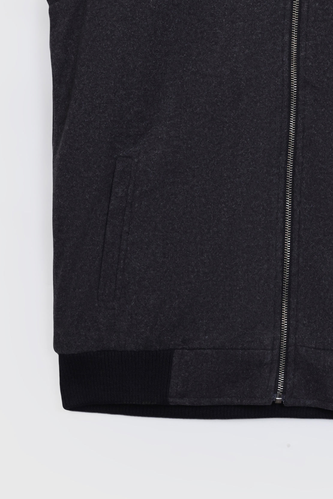 MEN SLEEVELESS JACKET