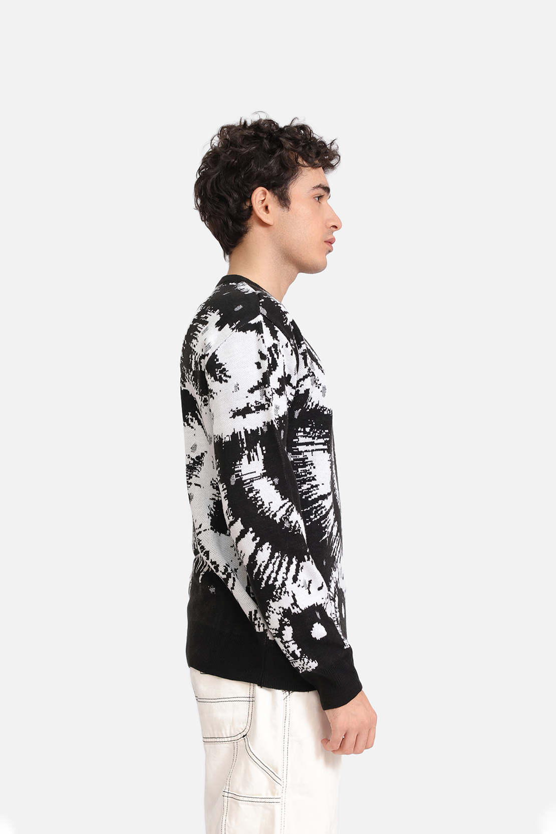 CREW NECK SWEATER
