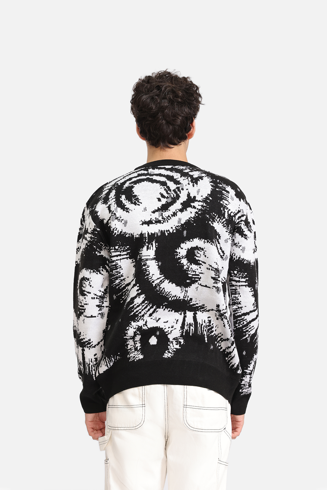 CREW NECK SWEATER