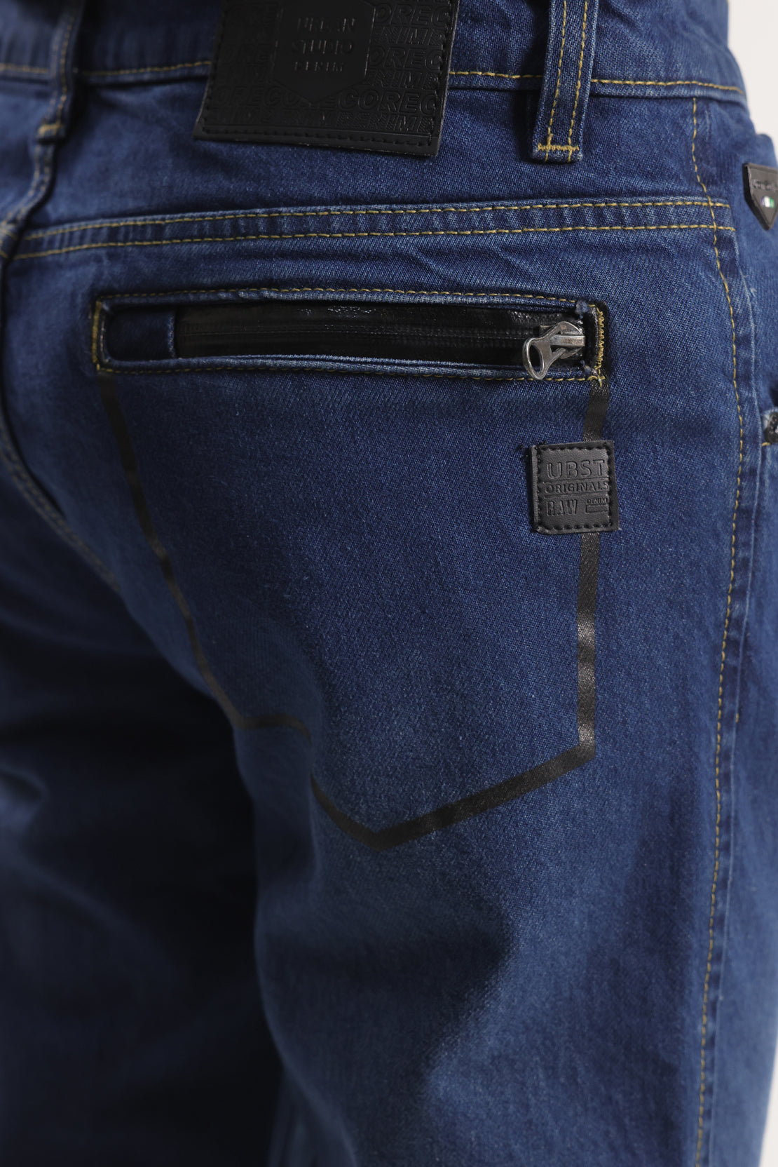 SLIM FIT JEANS