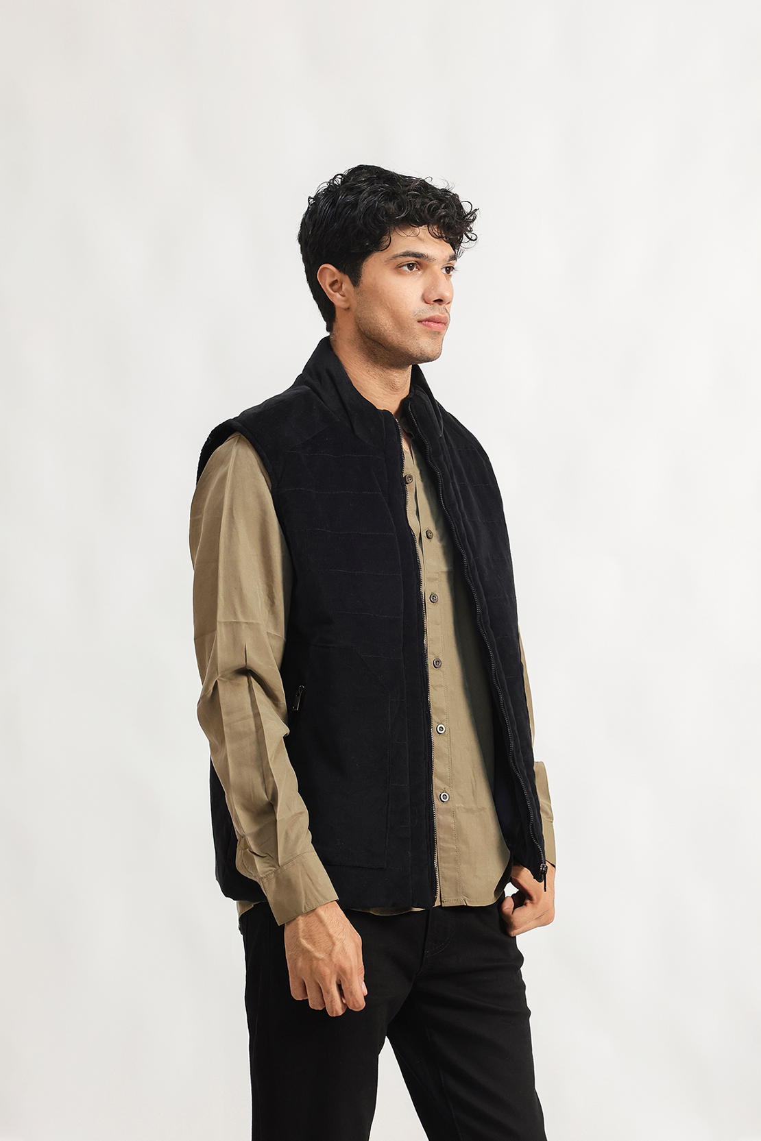 Suede sleeveless jacket