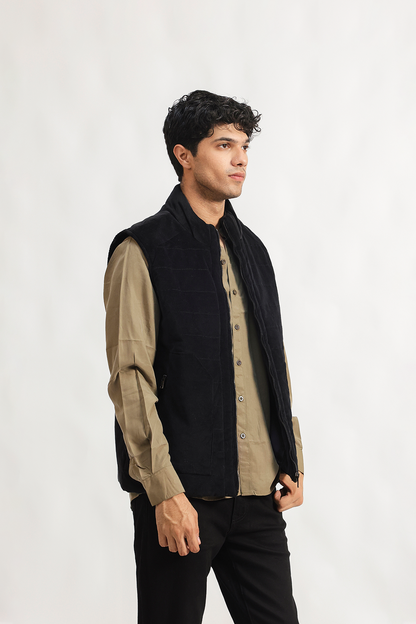 Suede sleeveless jacket