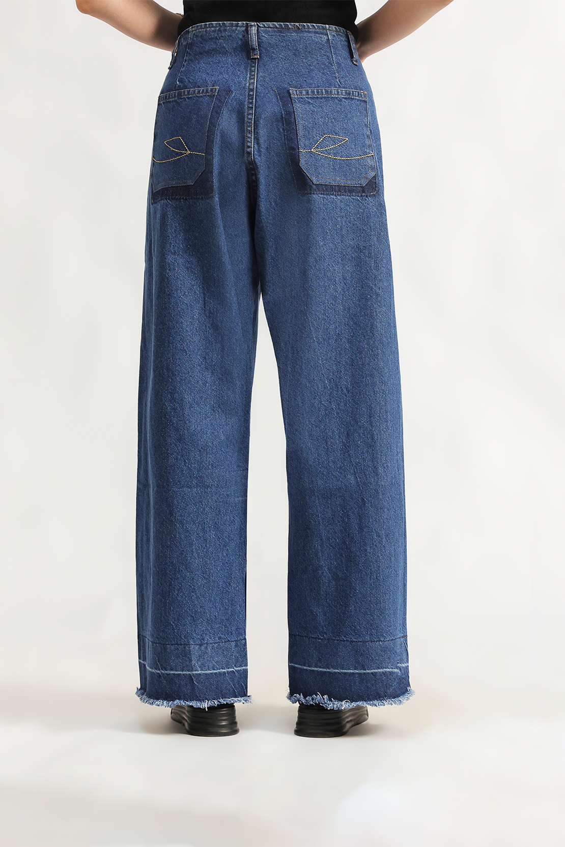 LADIES JEANS