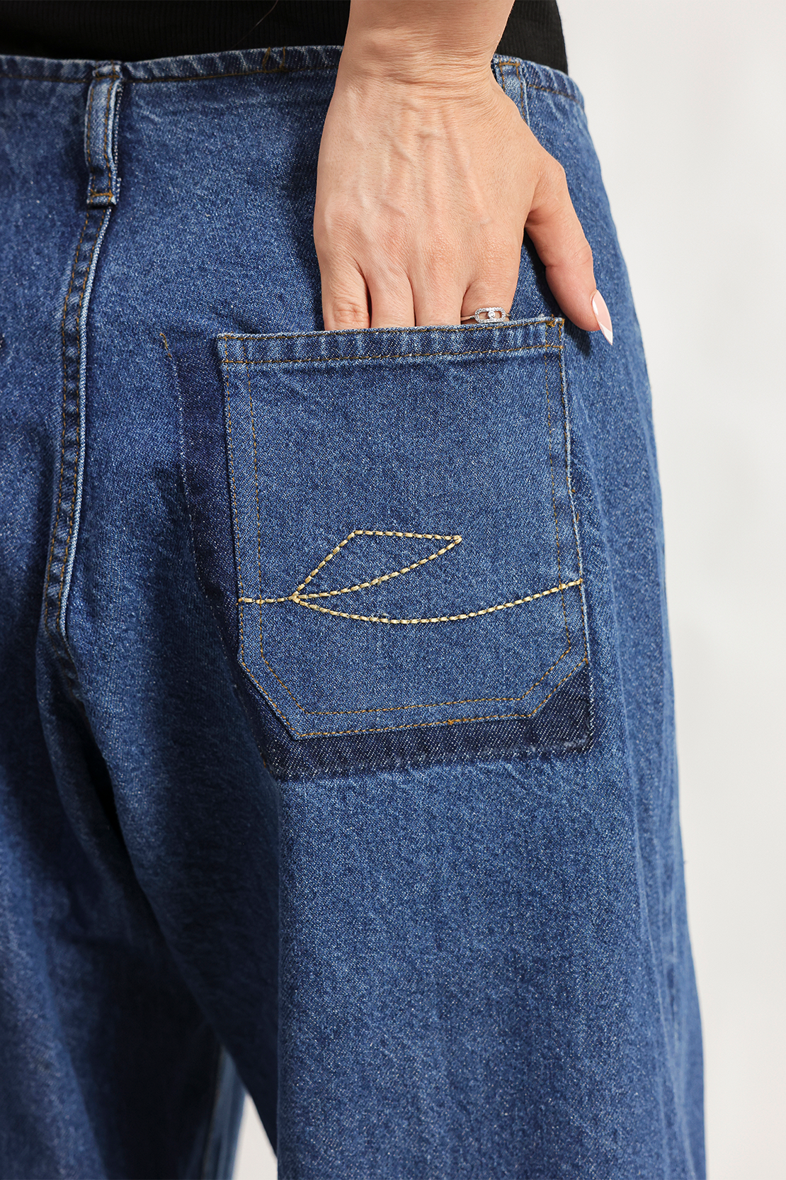 LADIES JEANS