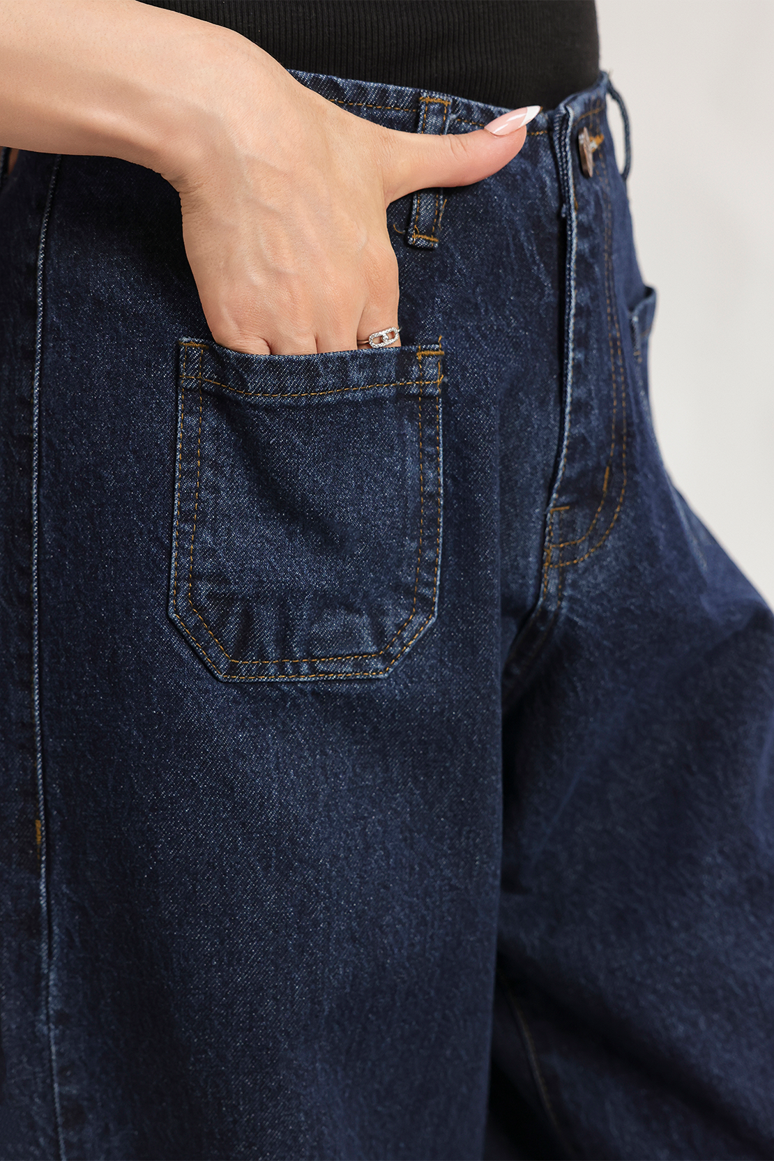 LADIES JEANS