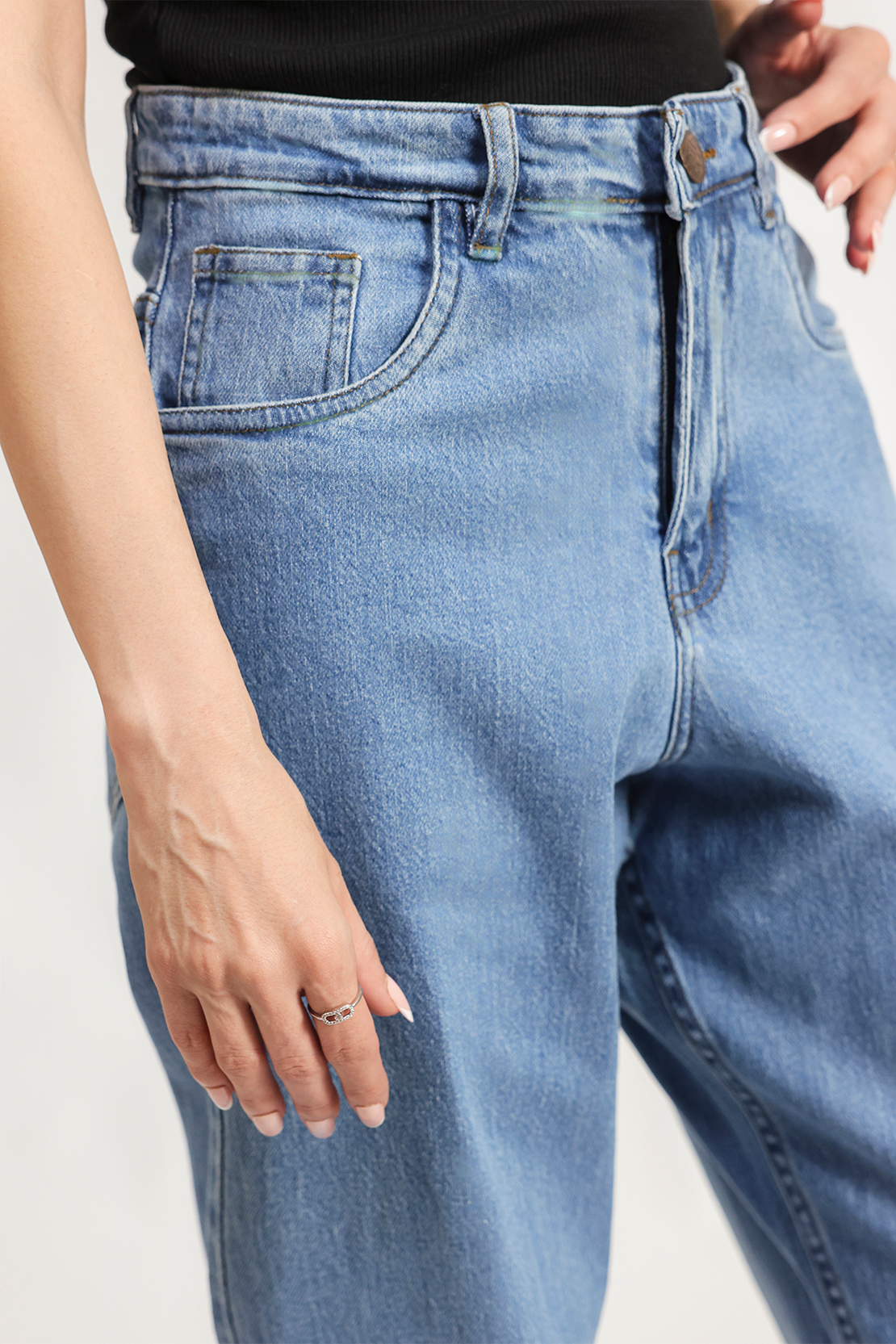 LADIES JEANS