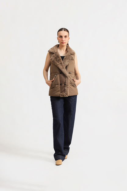 Sleeveless jacket