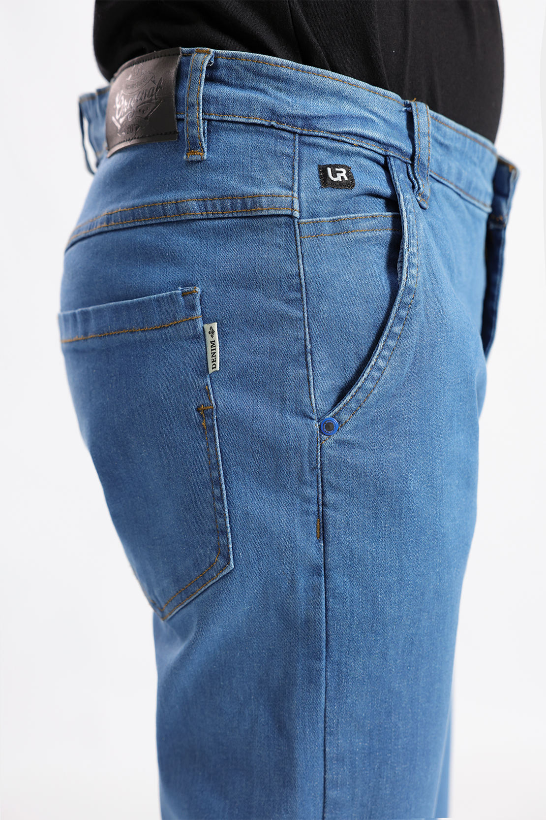 slim fit jeans