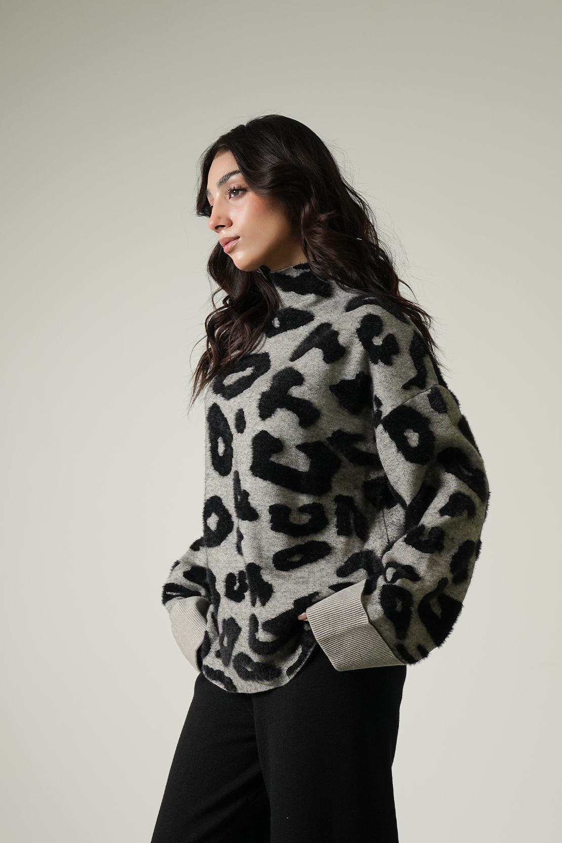 LADIES SWEATER
