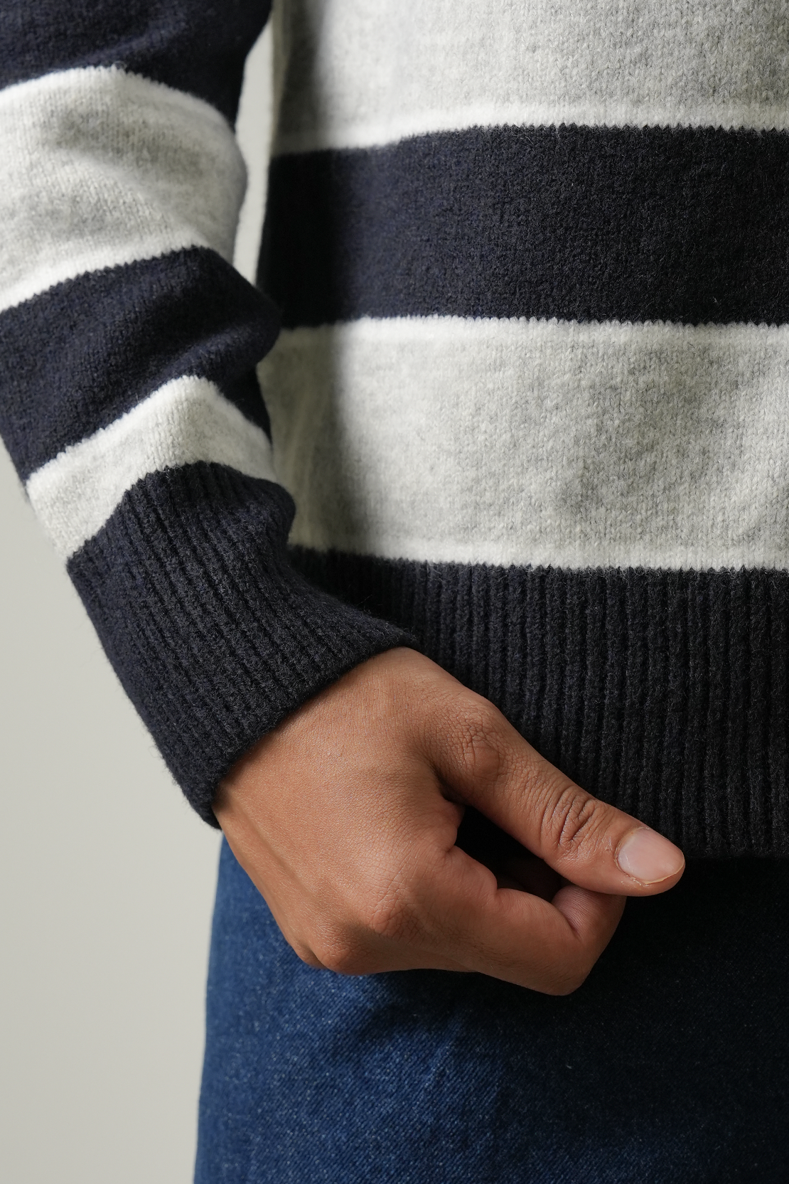 MEN SWEATER
