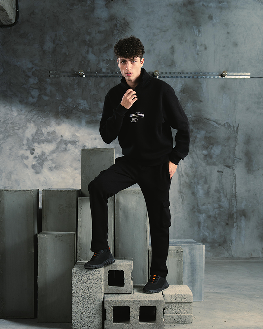 RELAXED MOCKNECK PULL-OVER