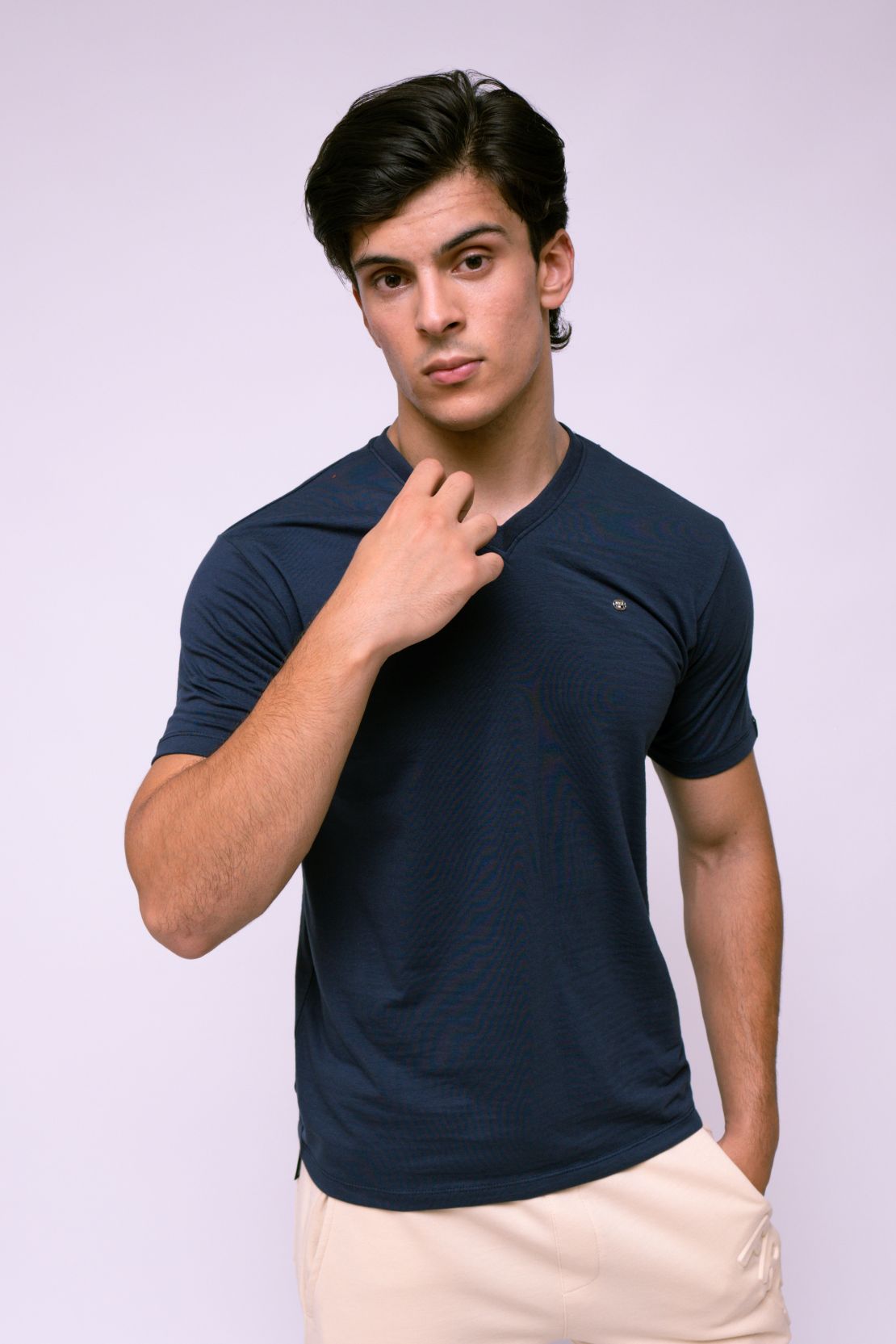 V-NECK TEE