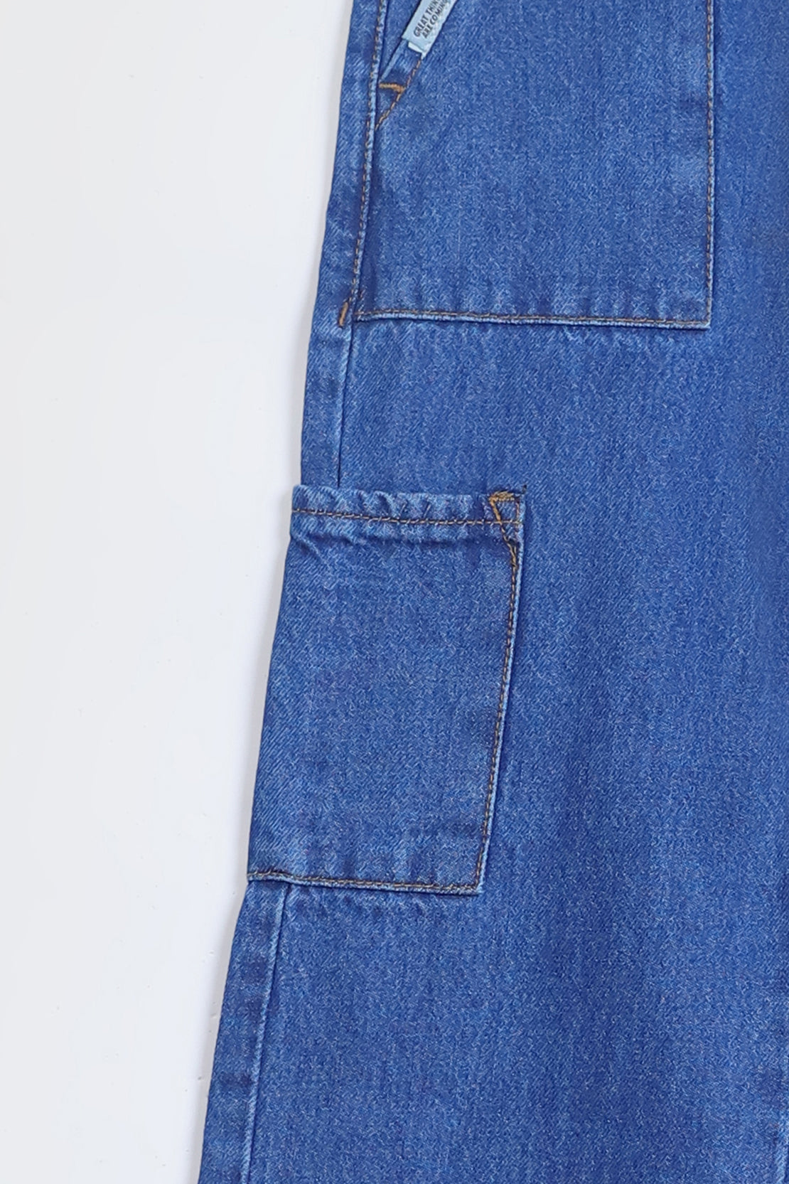 WIDE-LEG CARGO JEANS